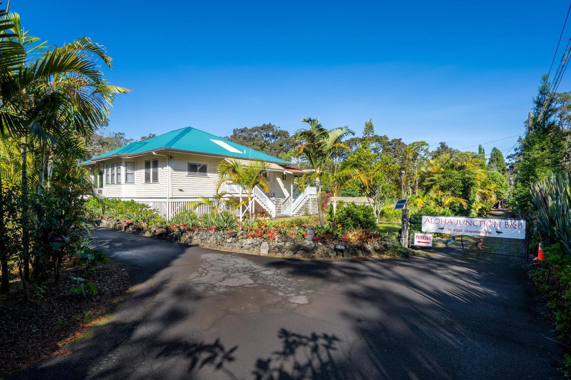 Aloha Junction Bed And Breakfast -Minutes Away From Hawaii Volcanoes National Park المظهر الخارجي الصورة